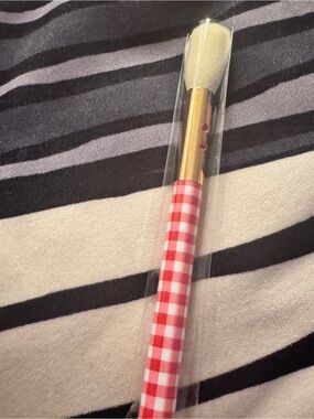 SLMISSGLAM Red Gingham Face Makeup Brush